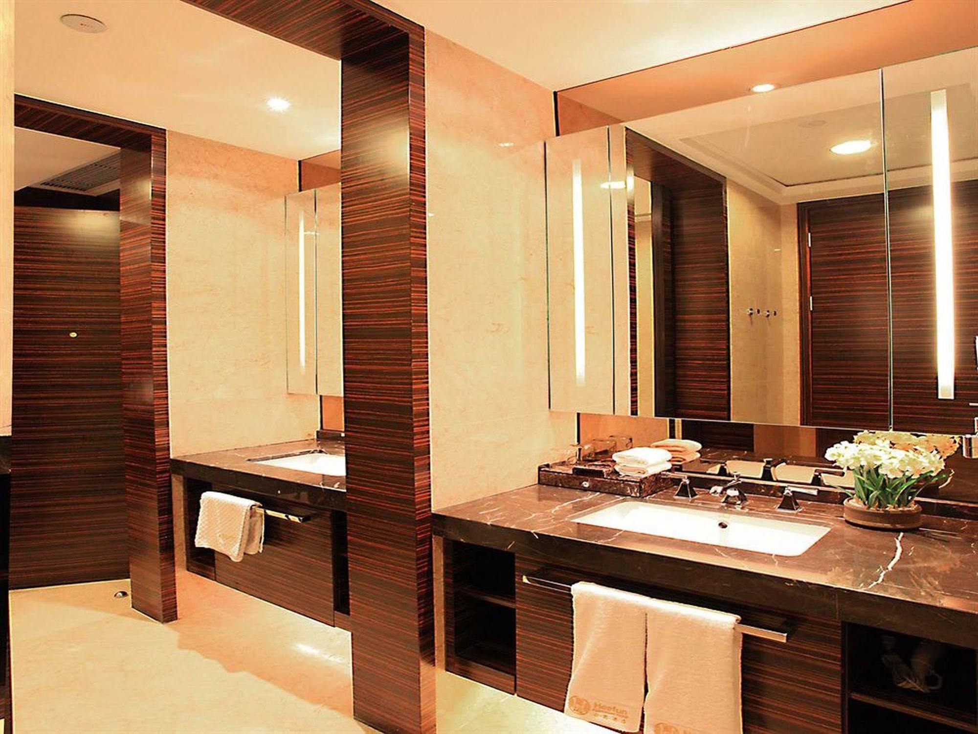 Heefun Apartment Gz -Poly World Trading Center-Walking Distance To Canton Fair מראה חיצוני תמונה